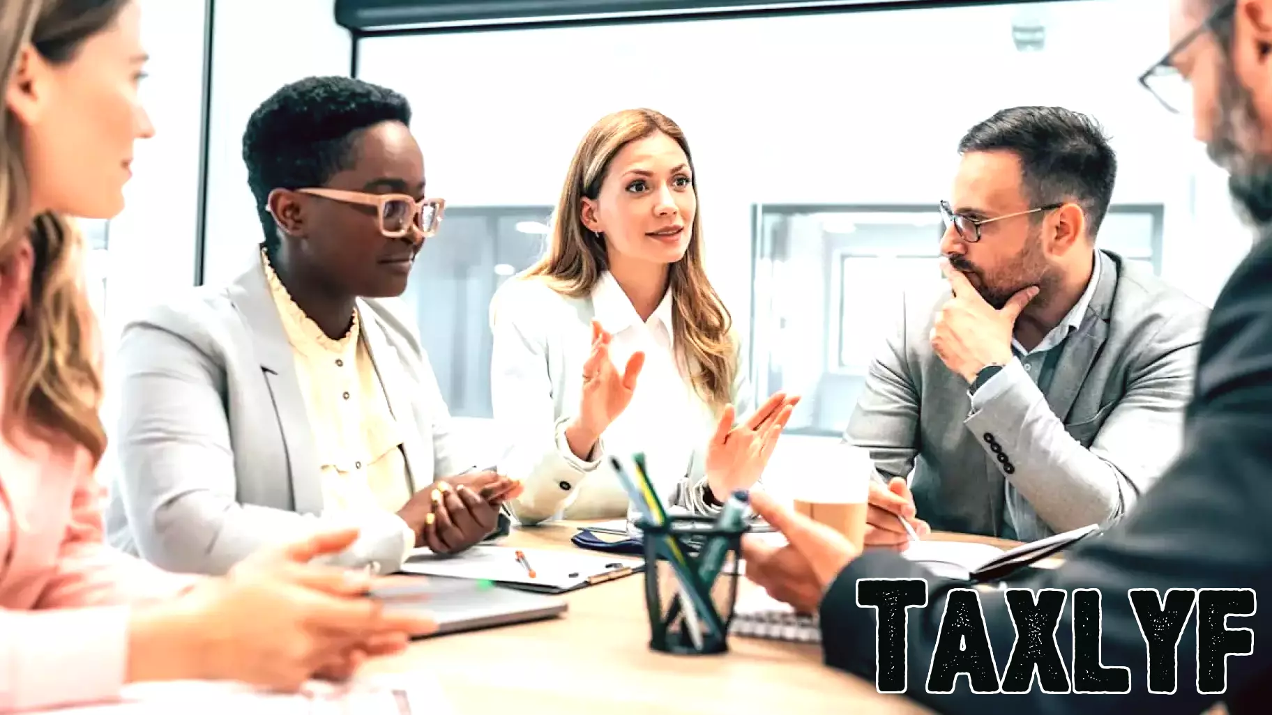 A Decade-Long Hold: Evaluating XRP and Solana for the Long Haul