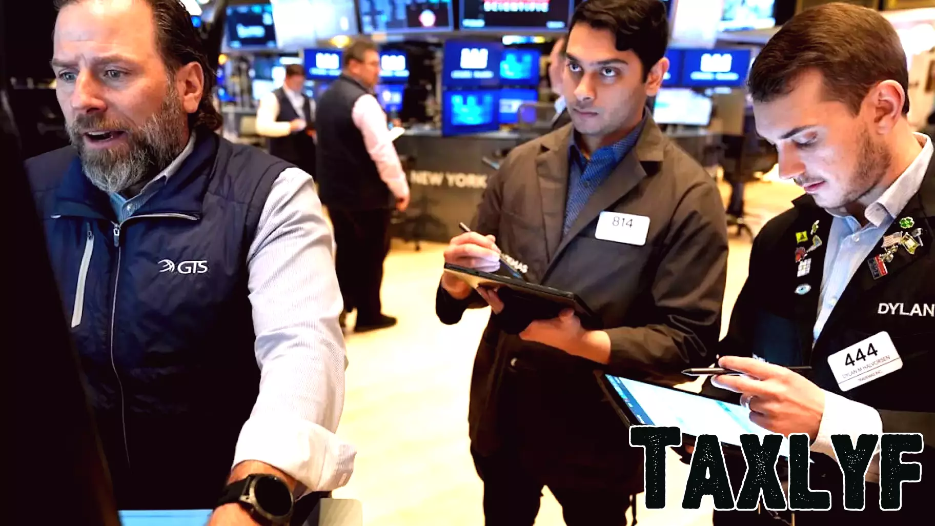 US Stock Futures Decline Amidst Implementation of Significant Tariffs
